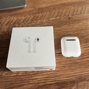 Apple AirPods (2nd gen)